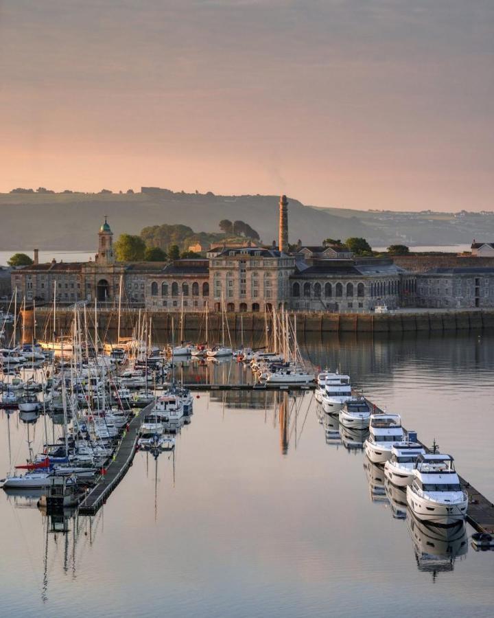 Rwy Suite48 Luxury Suite With Optional Parking Plymouth Extérieur photo